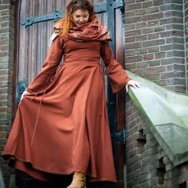 The TwoSisters Plus Size|Plus Size-Berkana Jurk Warm Bruin (t/m maat 52)