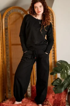 The TwoSisters Tops|Lange Mouw-Flow Sweater zwart