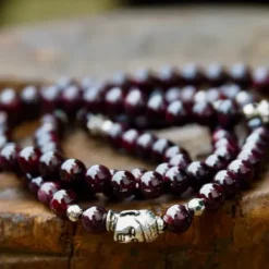 The TwoSisters Kettingen|Buddhist Malas-Garnet Buddha Mala