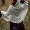 The TwoSisters Plus Size-Hooded Poncho Gebroken wit