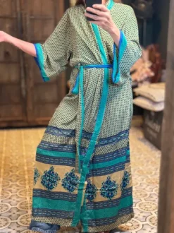 The TwoSisters Plus Size|Kimono Lang-Hope Kimono 17