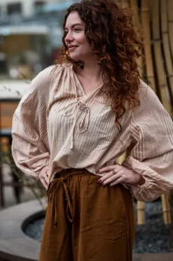 The TwoSisters Tops|Lange Mouw-Kira Blouse Licht Khadi katoen