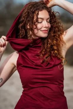 The TwoSisters Tops|Zomer-Luna Top Hoodie Marroon rood