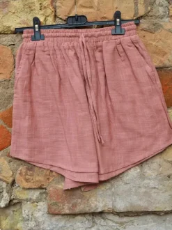 The TwoSisters Nomad Chic Collectie|Broeken-Mira Sol korte Broek Oud Roze