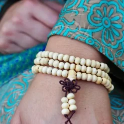The TwoSisters Kettingen|Buddhist Malas-Tibetan Off white Mala 6 mm.