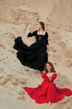 The TwoSisters Plus Size|Zwangerschapsjurk-Vaiana jurk Broderie Zwart