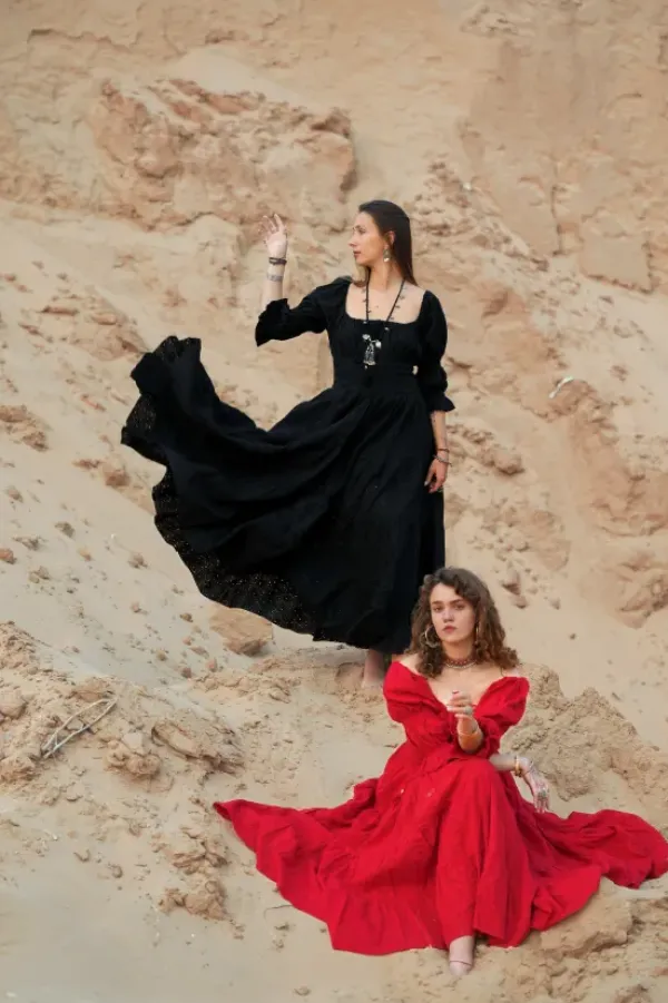 The TwoSisters Plus Size|Zwangerschapsjurk-Vaiana jurk Broderie Zwart